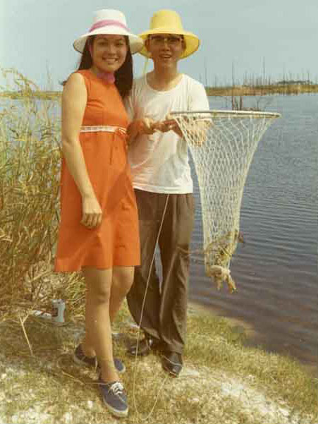 mom and dad crabfishing...